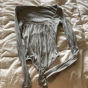 Scoop neck bodysuit grey